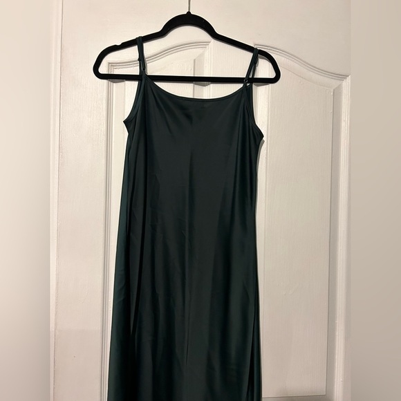 HOUSE OF HARLOW Forest Green Satin Midi Slip holiday Dress, size small - Picture 6 of 13